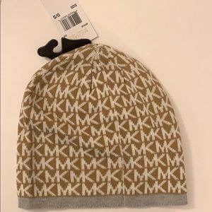 NEW: tags on- MK logo matching hat and gloves